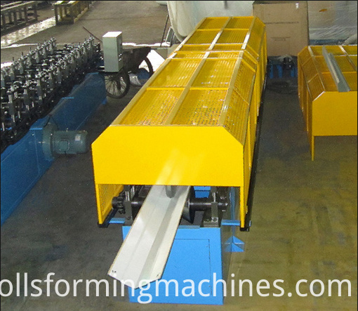 dieciséis roof ridge cap forming machine 03